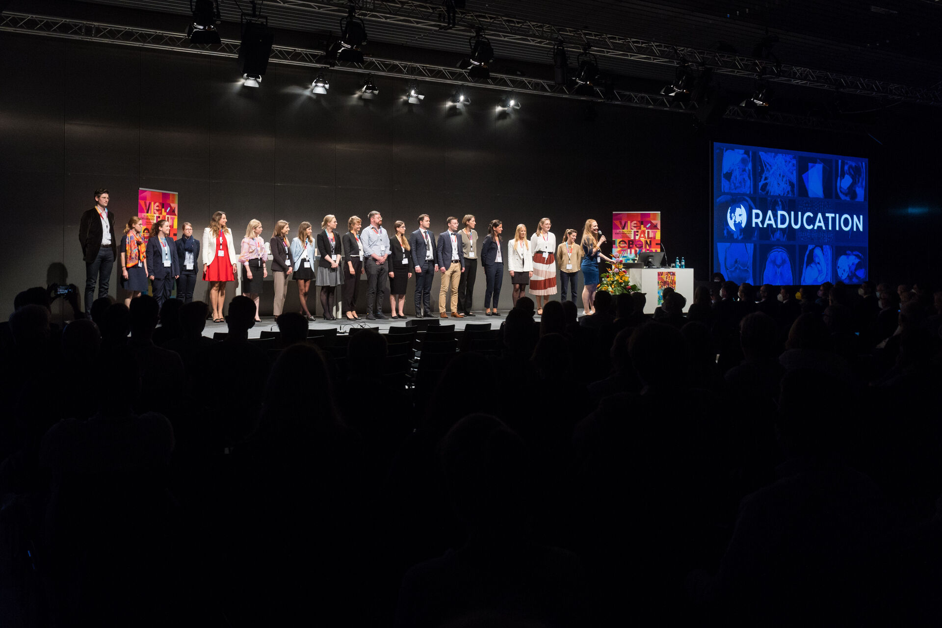 Besucher vor dem RMCC