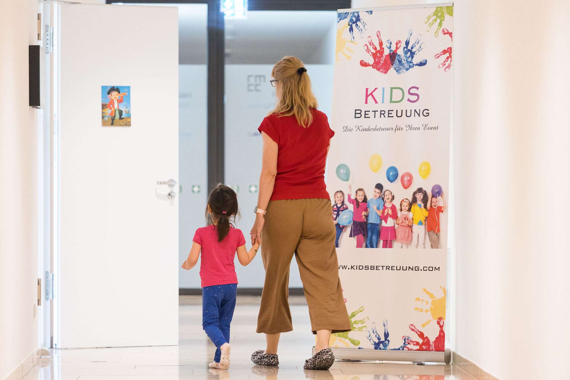 Besucher vor dem RMCC