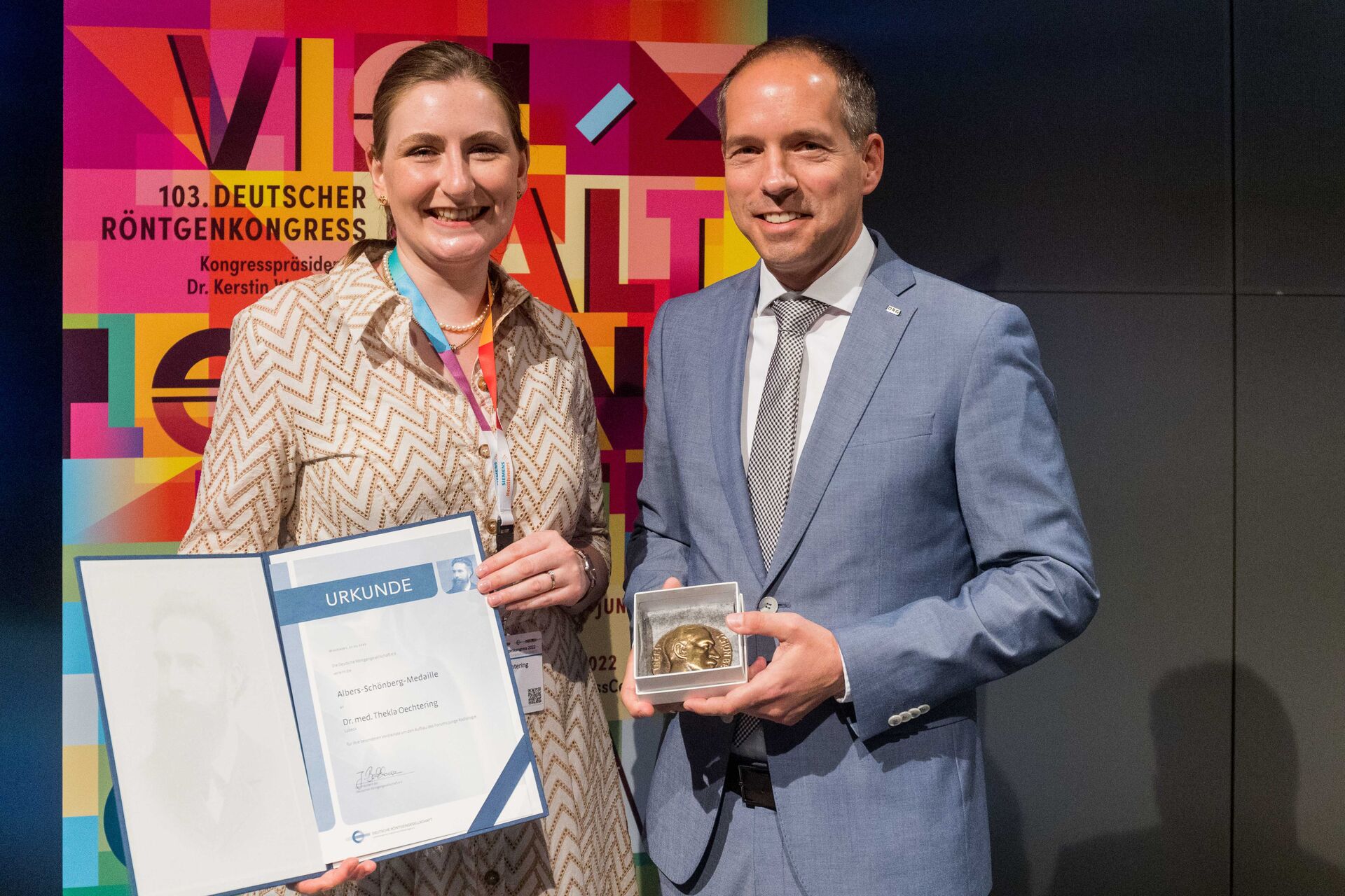 Besucher vor dem RMCC