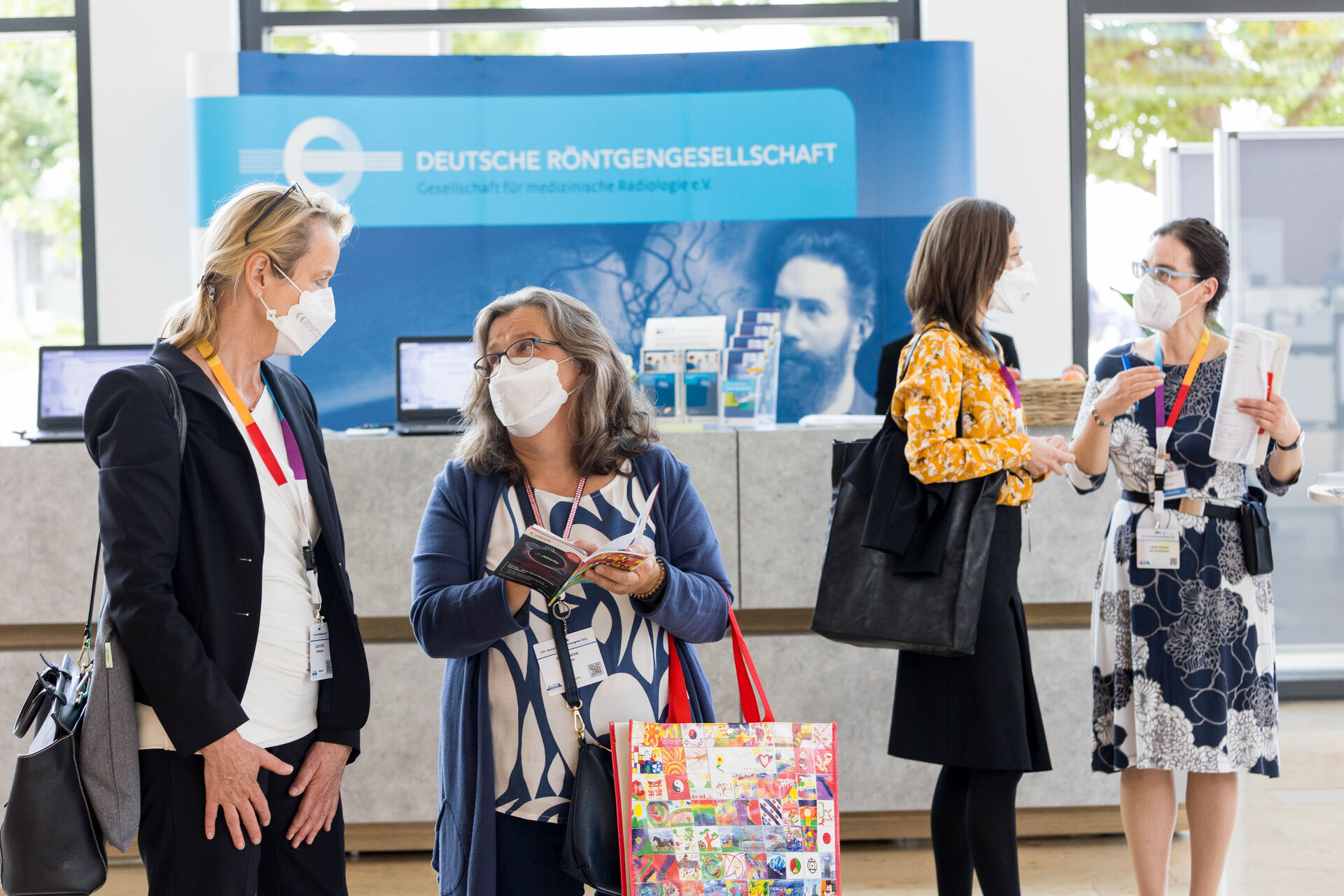 Besucher vor dem RMCC