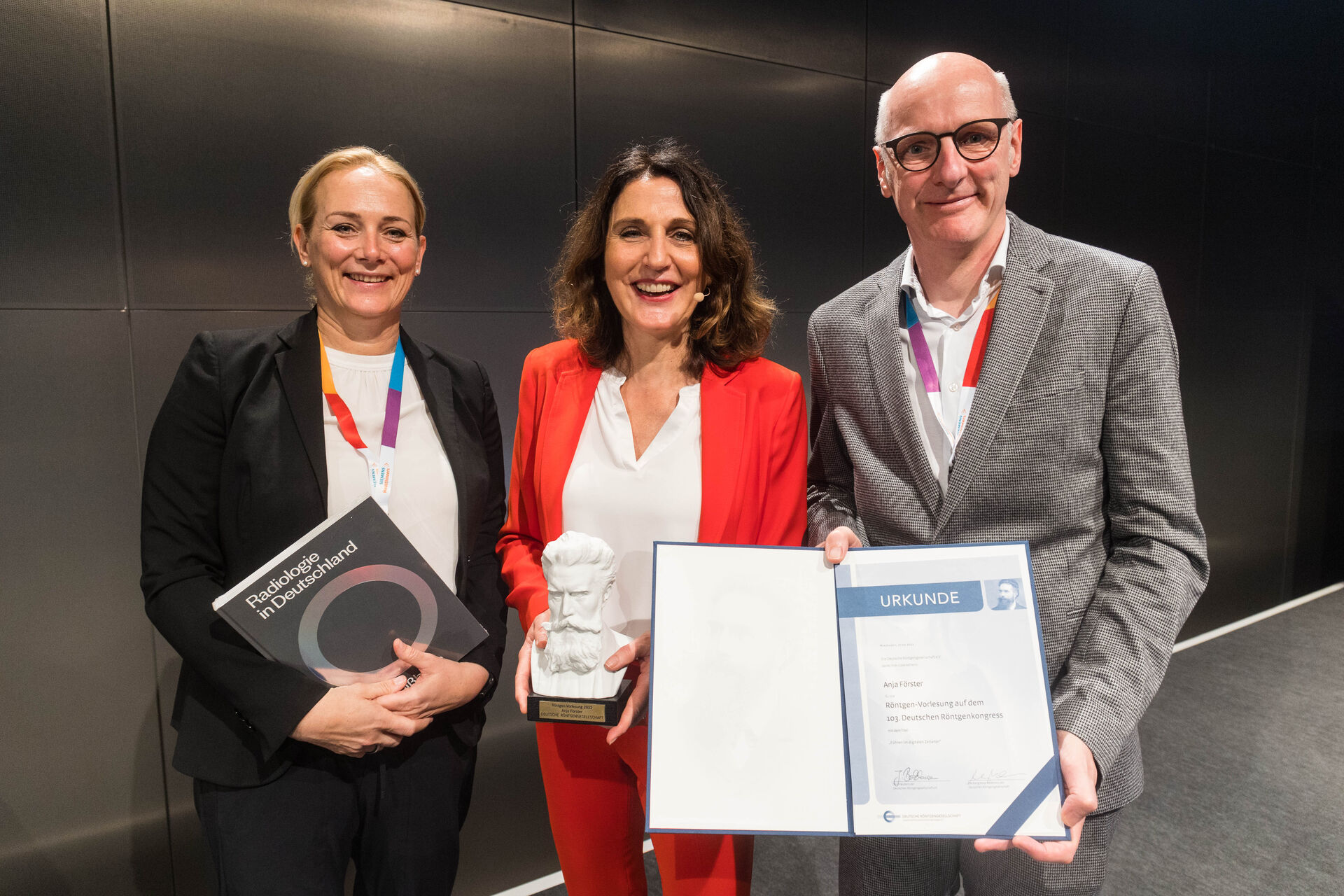 Besucher vor dem RMCC