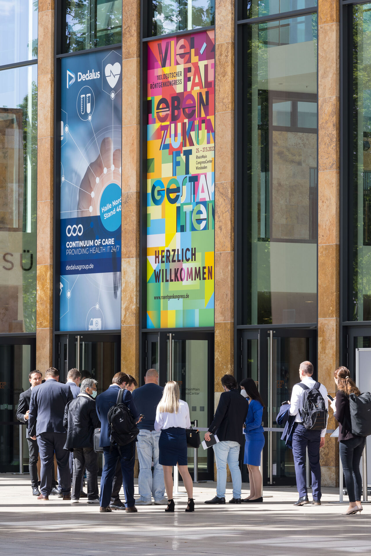 Besucher vor dem RMCC